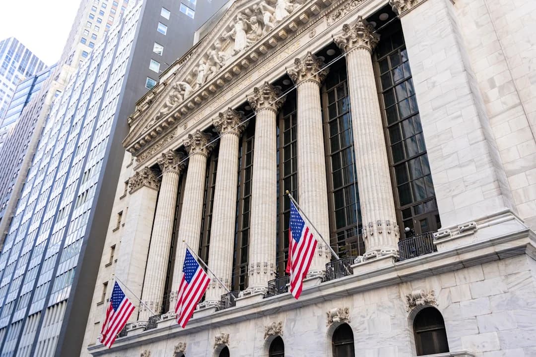Stock-Market-Rotation-2026: Sector Shifts and Fed Signals